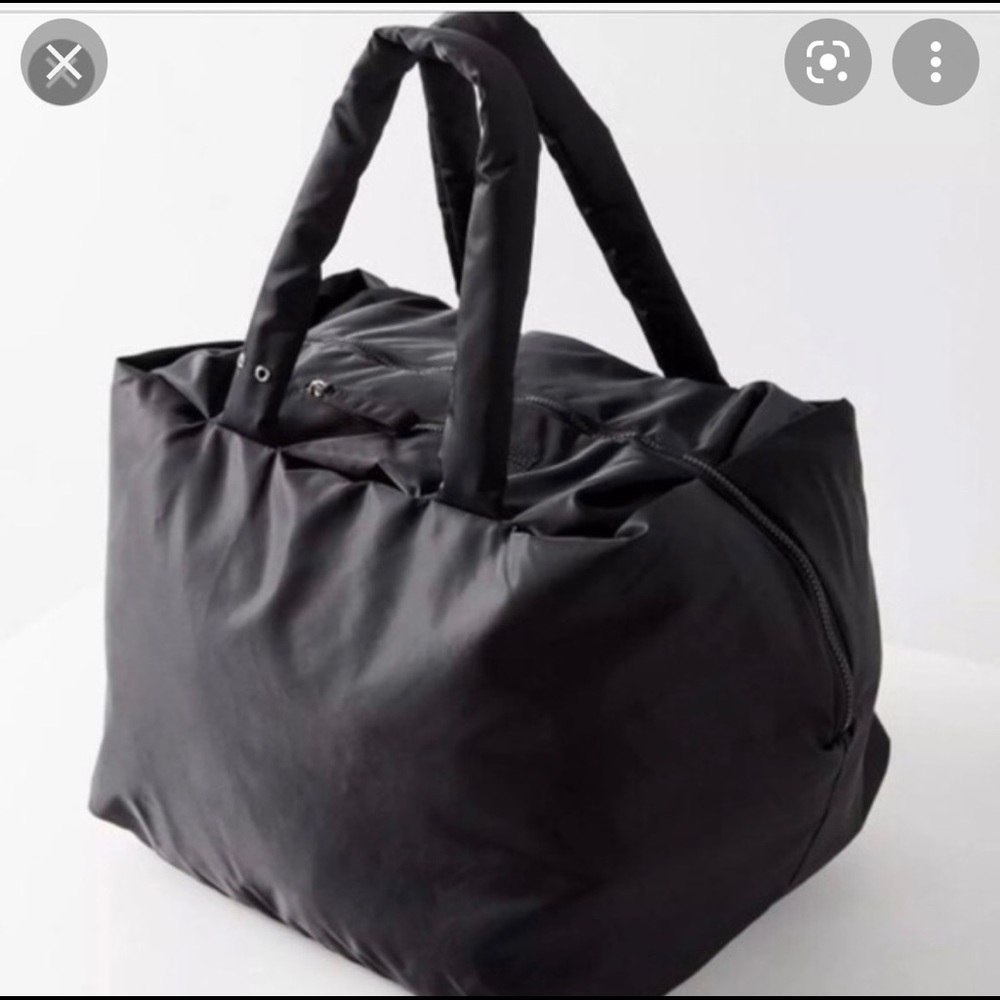 UO puffer tote